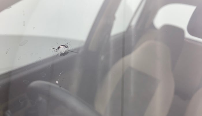 2010 Hyundai Santro Xing GL, Petrol, Manual, 30,754 km, Front windshield - Minor spot on windshield