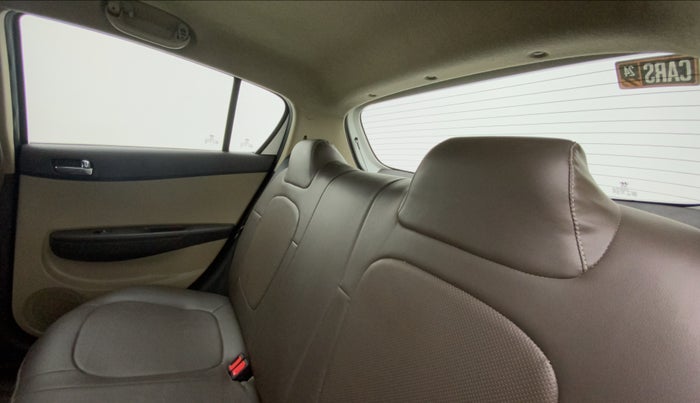 2010 Hyundai i20 MAGNA (O) 1.2, Petrol, Manual, 45,751 km, Right Side Rear Door Cabin