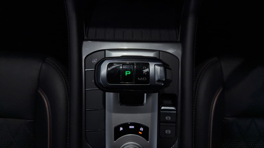2022 GWM Ute Cannon-X (4x4), Automatic, 63056 km, Gear Lever 