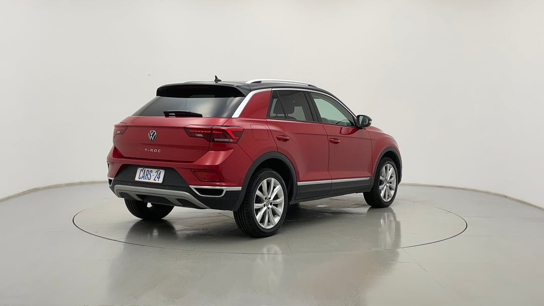 Right Back Diagonal (45- Degree) View