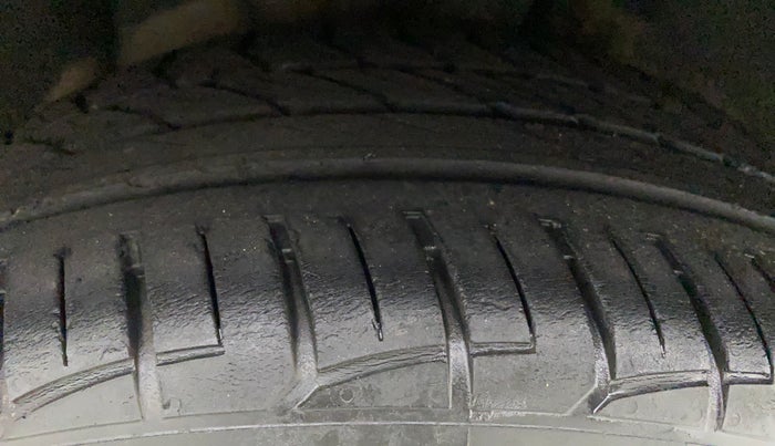 2015 Volkswagen Jetta COMFORTLINE TSI, Petrol, Manual, 53,355 km, Right Rear Tyre Tread