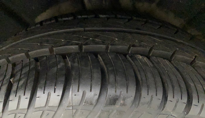 2015 Volkswagen Jetta COMFORTLINE TSI, Petrol, Manual, 53,355 km, Left Rear Tyre Tread