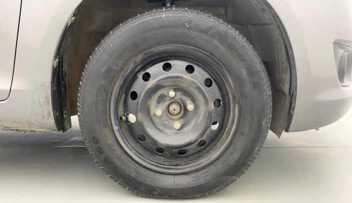 2013 Maruti Swift VDI, Diesel, Manual, 97,793 km, Right Front Wheel