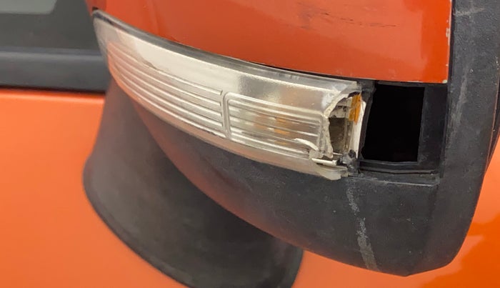 2014 Ford Ecosport TITANIUM 1.5L PETROL AT, Petrol, Automatic, 71,383 km, Left rear-view mirror - Indicator light has minor damage