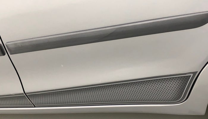 2016 Maruti Celerio VXI AMT, Petrol, Automatic, 57,341 km, Rear left door - Graphic sticker