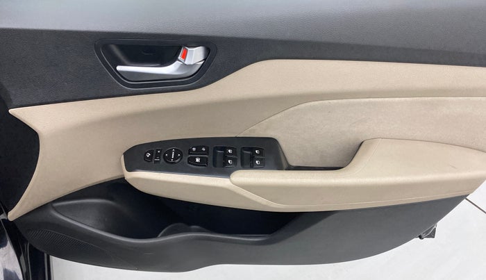 2018 Hyundai Verna 1.6 CRDI SX + AT, Diesel, Automatic, 33,336 km, Driver Side Door Panels Control