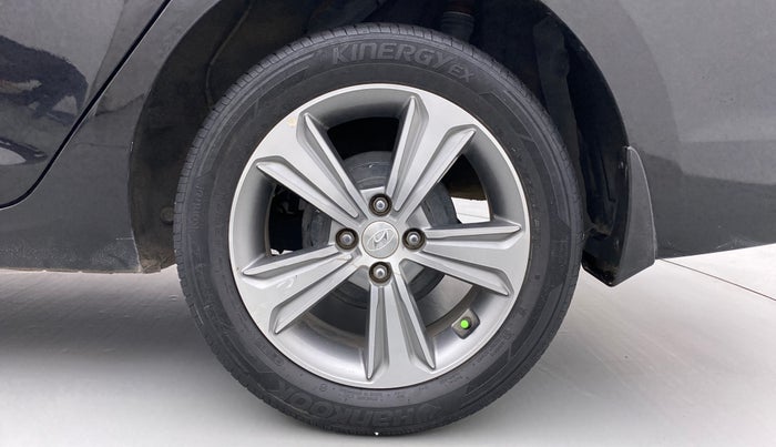 2018 Hyundai Verna 1.6 CRDI SX + AT, Diesel, Automatic, 33,336 km, Left Rear Wheel
