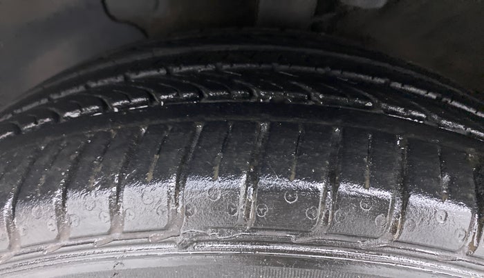2018 Hyundai Verna 1.6 CRDI SX + AT, Diesel, Automatic, 33,336 km, Left Front Tyre Tread