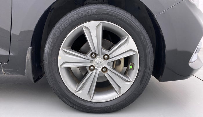 2018 Hyundai Verna 1.6 CRDI SX + AT, Diesel, Automatic, 33,336 km, Right Front Wheel