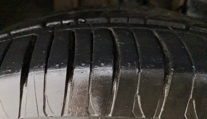 2018 Tata Tiago XZA PETROL, Petrol, Automatic, 28,465 km, Right Front Tyre Tread