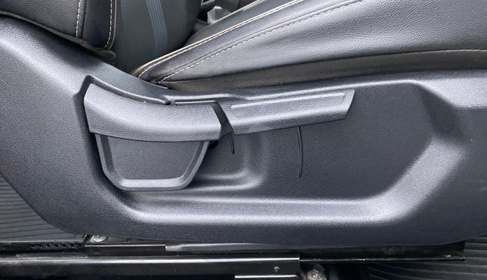 2020 Hyundai NEW I20 SPORTZ 1.0T GDI IMT, Petrol, Manual, 12,445 km, Driver Side Adjustment Panel