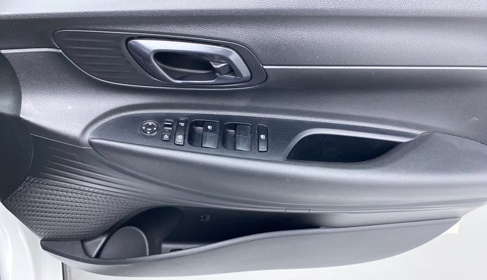 2020 Hyundai NEW I20 SPORTZ 1.0T GDI IMT, Petrol, Manual, 12,445 km, Driver Side Door Panels Control