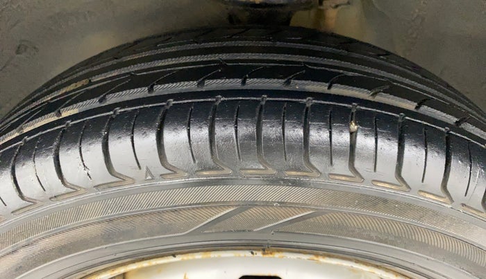 2013 Maruti Zen Estilo LXI, Petrol, Manual, 32,573 km, Left Front Tyre Tread