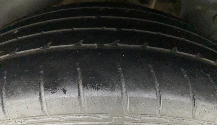 2016 Hyundai Creta E PLUS 1.6 PETROL, Petrol, Manual, 57,274 km, Left Rear Tyre Tread