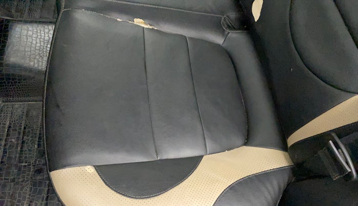 2016 Hyundai Creta E PLUS 1.6 PETROL, Petrol, Manual, 57,137 km, Second-row left seat - Cover slightly torn