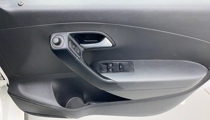 2021 Volkswagen Polo COMFORTLINE 1.0L MPI, Petrol, Manual, 49,019 km, Driver Side Door Panels Control