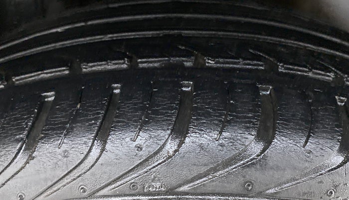 2019 Volkswagen Polo COMFORTLINE 1.0 PETROL, Petrol, Manual, 32,955 km, Right Rear Tyre Tread