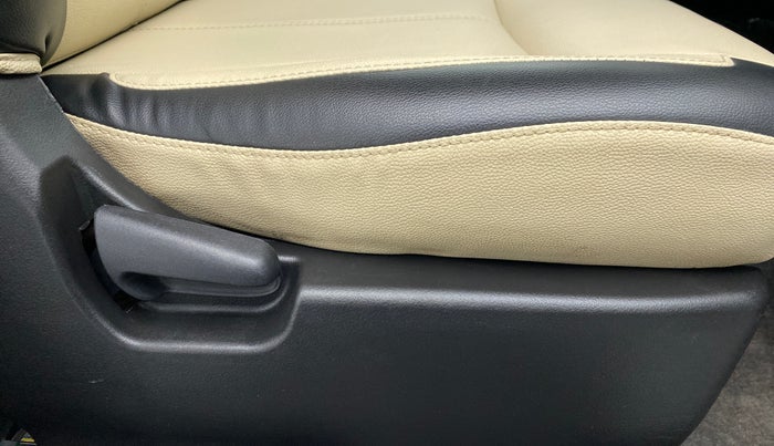 2018 Maruti Wagon R 1.0 VXI, CNG, Manual, 75,704 km, Driver Side Adjustment Panel