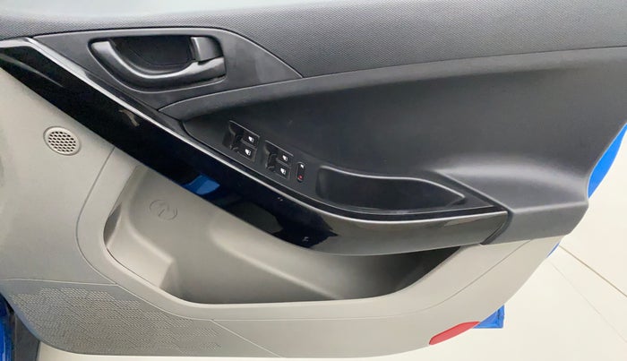 2018 Tata NEXON XM PETROL, Petrol, Manual, 25,528 km, Driver Side Door Panels Control