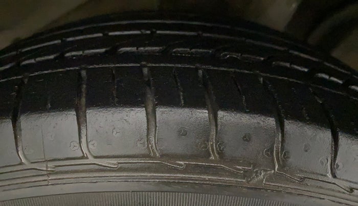 2018 Tata NEXON XM PETROL, Petrol, Manual, 25,528 km, Right Rear Tyre Tread