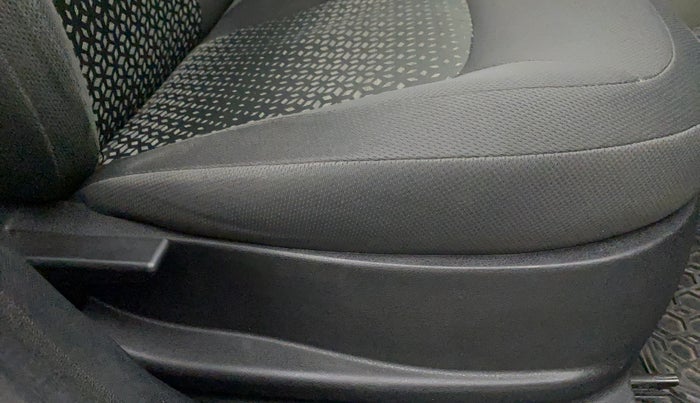 2018 Tata NEXON XM PETROL, Petrol, Manual, 25,528 km, Driver Side Adjustment Panel
