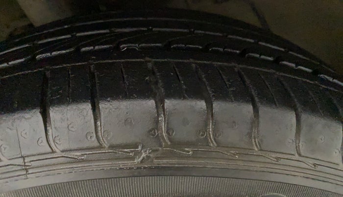 2018 Tata NEXON XM PETROL, Petrol, Manual, 25,528 km, Left Rear Tyre Tread