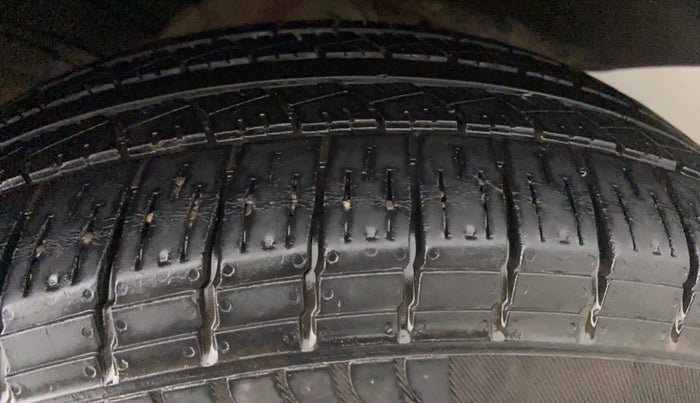 2015 Nissan Terrano XL PLUS 85 PS DEISEL, Diesel, Manual, 86,058 km, Left Rear Tyre Tread