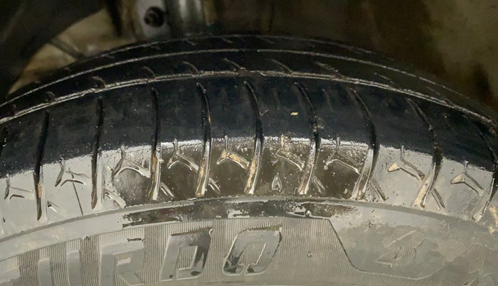 2019 Maruti Dzire LDI, Diesel, Manual, 40,140 km, Left Front Tyre Tread