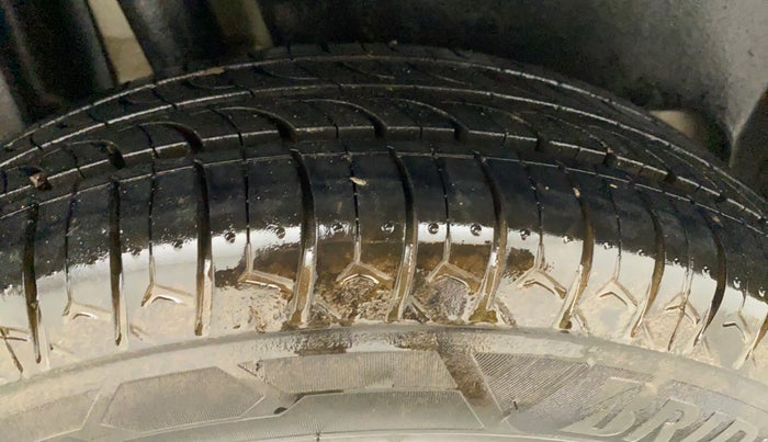 2019 Maruti Dzire LDI, Diesel, Manual, 40,432 km, Right Rear Tyre Tread