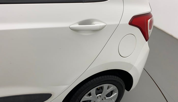 2015 Hyundai Grand i10 SPORTZ 1.2 KAPPA VTVT, Petrol, Manual, 60,079 km, Left quarter panel - Minor scratches