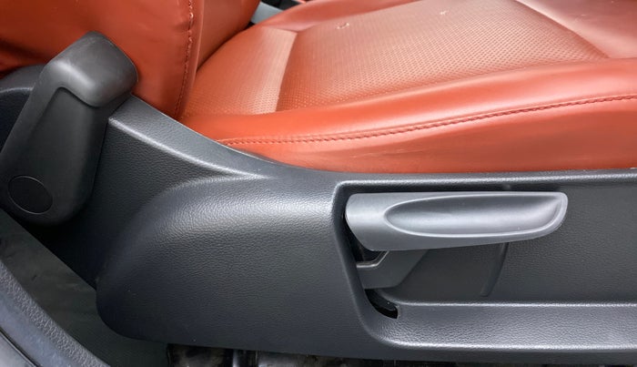 2020 Volkswagen Polo COMFORTLINE PLUS 1.0, Petrol, Manual, 8,373 km, Driver Side Adjustment Panel