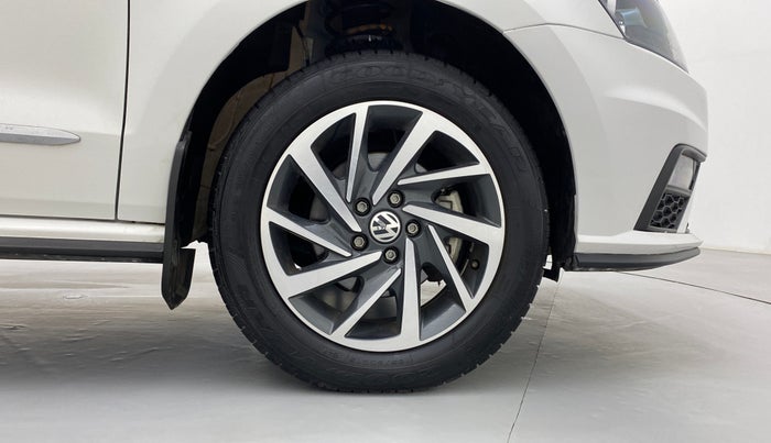 2020 Volkswagen Polo COMFORTLINE PLUS 1.0, Petrol, Manual, 8,373 km, Right Front Wheel