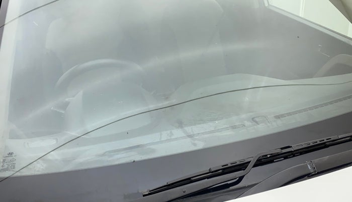 2015 Hyundai Creta SX PLUS 1.6 PETROL, Petrol, Manual, 65,142 km, Front windshield - Minor spot on windshield