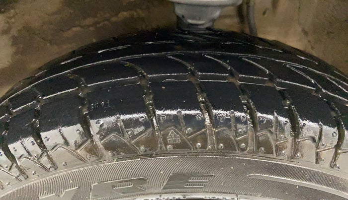 2014 Maruti Alto 800 LXI, Petrol, Manual, 43,569 km, Left Front Tyre Tread