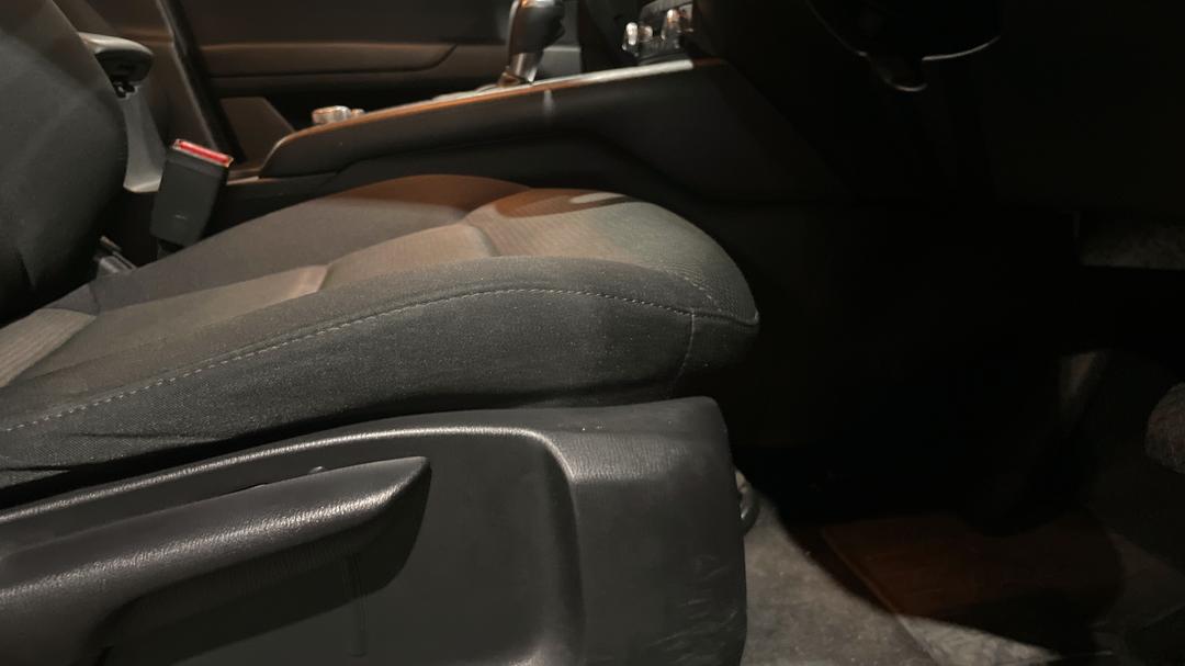 2024 Mazda CX-5 G25 Maxx Sport (AWD), Automatic, 51862 km, Drivers Side Adjustment Panel