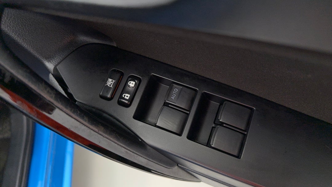 2017 Toyota Corolla Ascent Sport, Automatic, 104443 km, Drivers Side Door Panel Controls