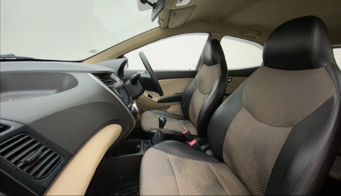 2016 Hyundai Eon SPORTZ, Petrol, Manual, 29,552 km, Right Side Front Door Cabin