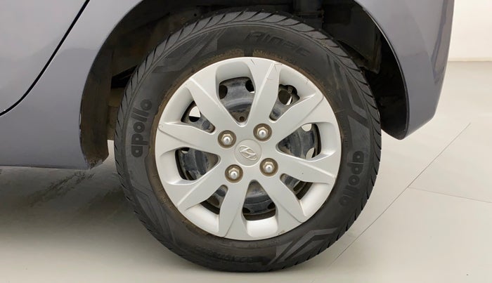 2016 Hyundai Eon SPORTZ, Petrol, Manual, 29,552 km, Left Rear Wheel
