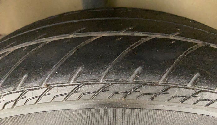 2011 Maruti Ritz LDI, Diesel, Manual, 1,25,001 km, Right Rear Tyre Tread
