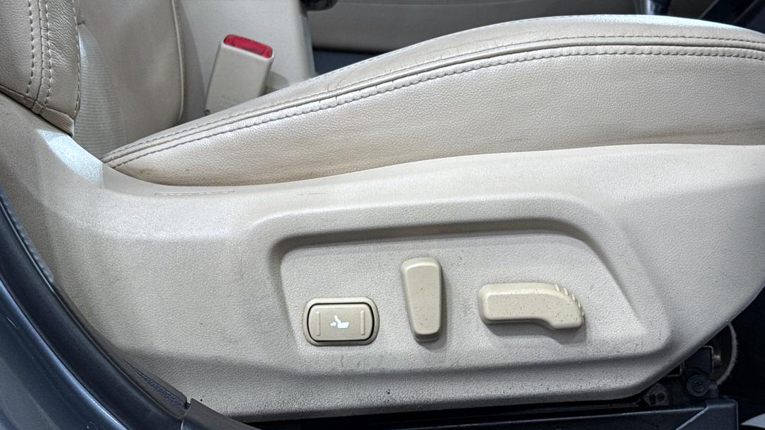 2018 Subaru Outback 2.5i Premium AWD, Automatic, 117105 km, Drivers Side Adjustment Panel
