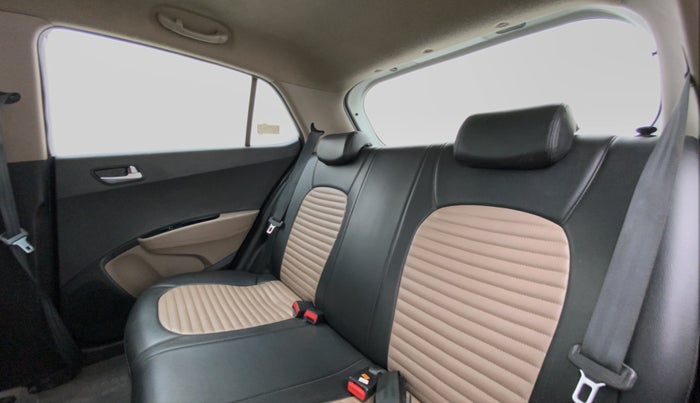 2016 Hyundai Grand i10 ASTA 1.2 (O) VTVT, Petrol, Manual, 87,384 km, Right Side Rear Door Cabin