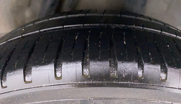 2017 Honda City V MT PETROL, Petrol, Manual, 87,562 km, Left Rear Tyre Tread