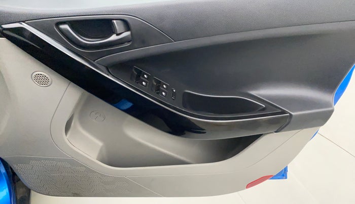 2018 Tata NEXON XM PETROL, Petrol, Manual, 28,931 km, Driver Side Door Panels Control
