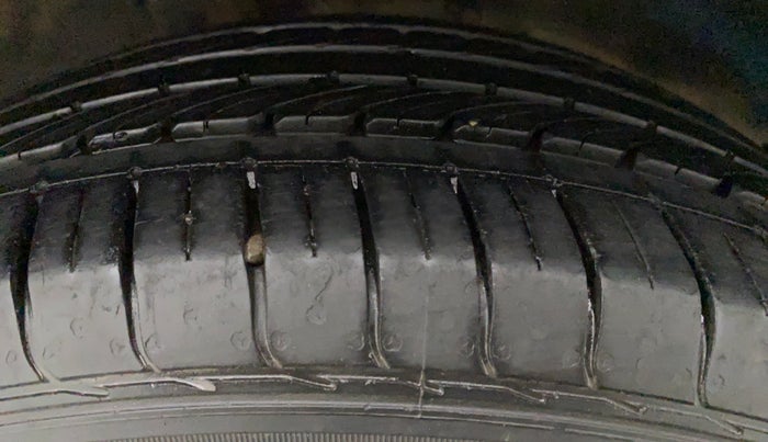 2018 Tata NEXON XM PETROL, Petrol, Manual, 28,931 km, Left Front Tyre Tread