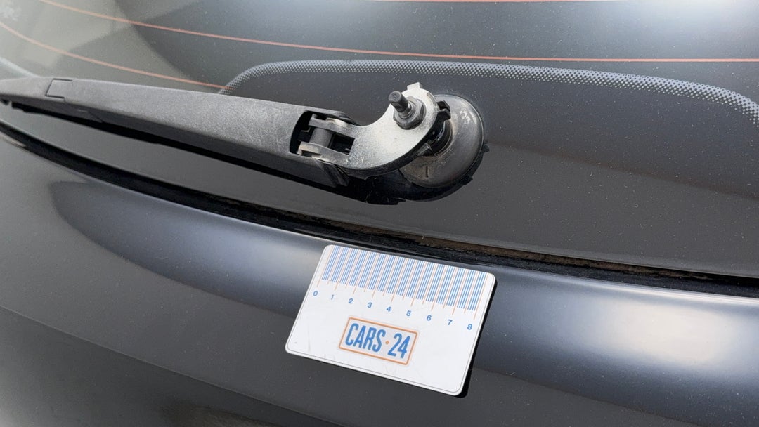 Windscreen Wipers Rear Missing