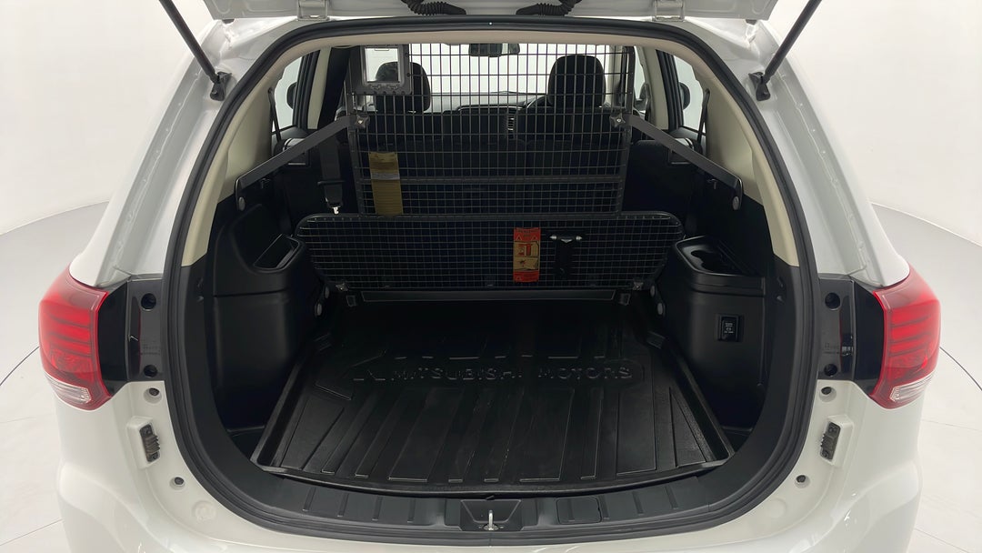 2018 Mitsubishi Outlander Es Adas 5 Seat (awd), Automatic, 67637 km, Boot Inside View