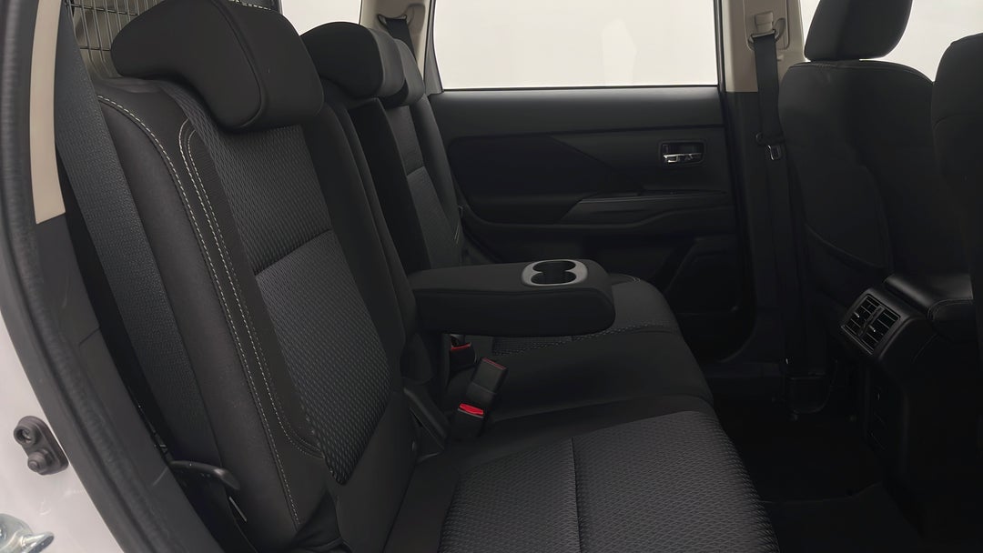 2018 Mitsubishi Outlander Es Adas 5 Seat (awd), Automatic, 67637 km, Right Side Rear Door Cabin View