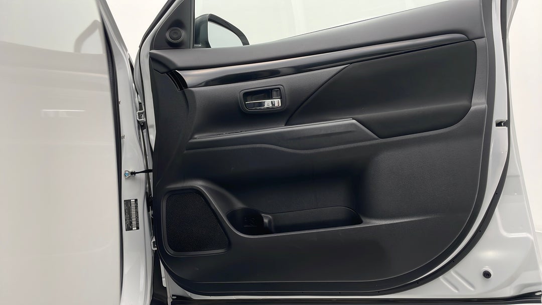 2018 Mitsubishi Outlander Es Adas 5 Seat (awd), Automatic, 67637 km, Speaker View