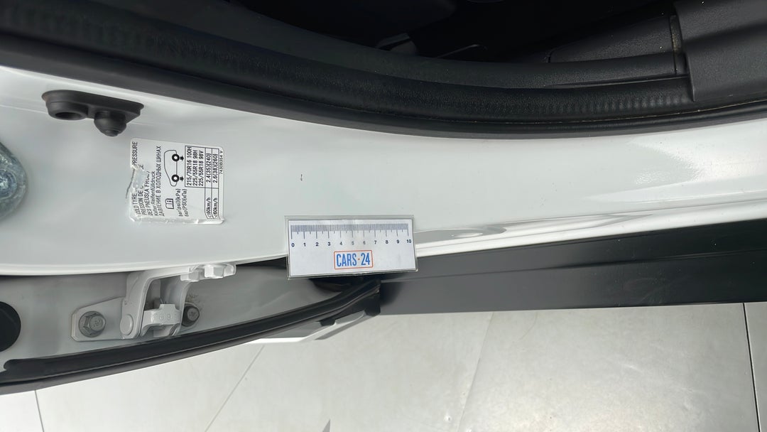 2018 Mitsubishi Outlander Es Adas 5 Seat (awd), Automatic, 67637 km, Door Sills Front RHS Dent