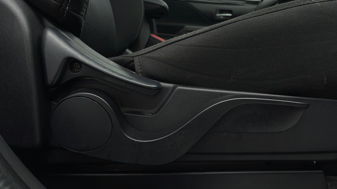 2018 Mitsubishi Outlander Es Adas 5 Seat (awd), Automatic, 67637 km, Drivers Side Adjustment Panel